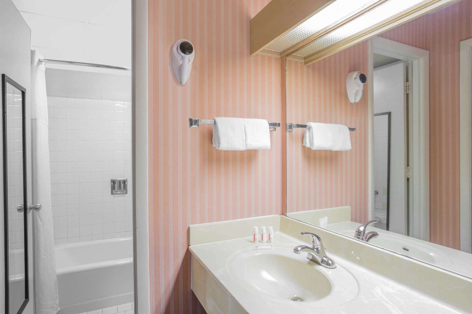 Days Inn By Wyndham Florence Downtown 외부 사진